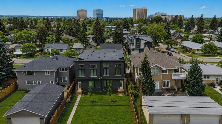 Photo de la propriété:  2828 24 Street NW  AB T2M 3Z3 