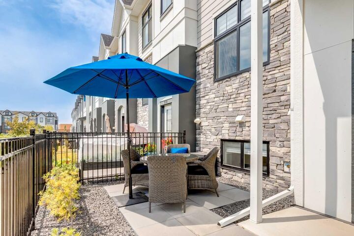 Property Photo: 218 Les Jardins Park SE AB T2C 5V3