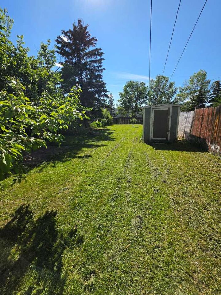 Property Photo: 11316 97 Street AB T8V 3M9