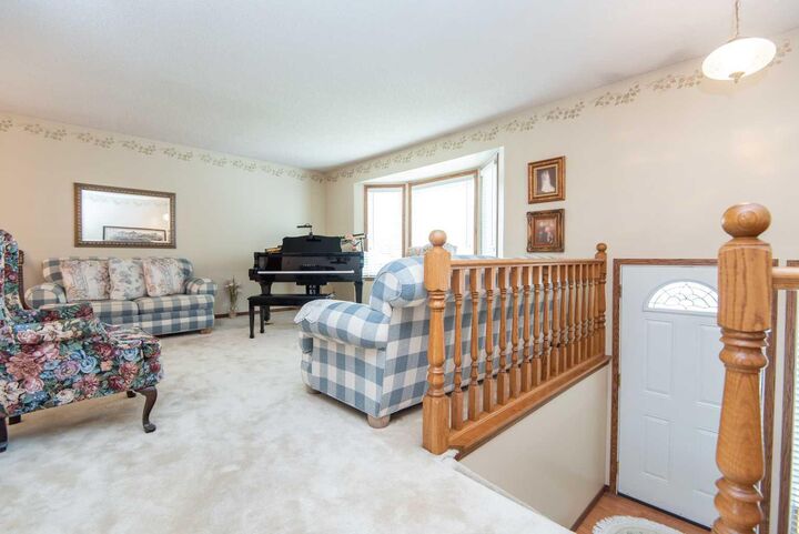 Property Photo: 44 Huget Crescent AB T4N 6P4