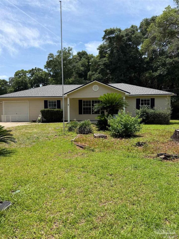 Property Photo: 4233 Seminole Trl FL 32583