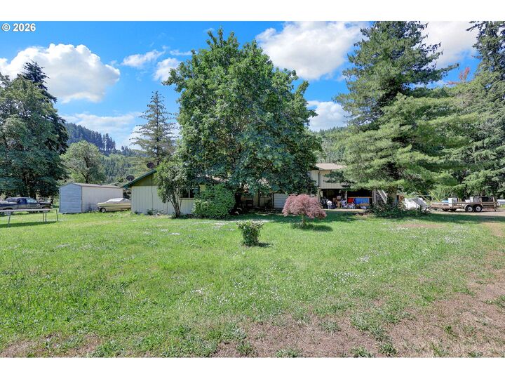 Property Photo: 34558 Row River Rd OR 97424