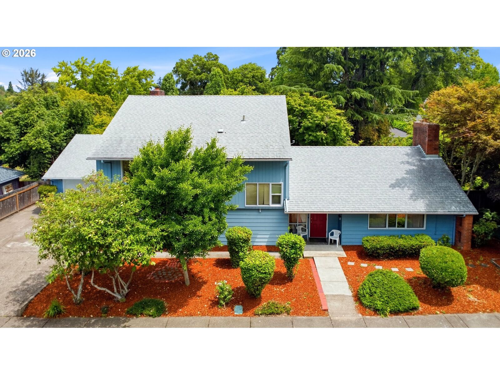 Property Photo:  625 NW 36th St  OR 97330 