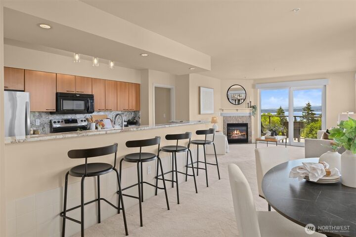 Property Photo: 5001 California Avenue SW 504 WA 98136