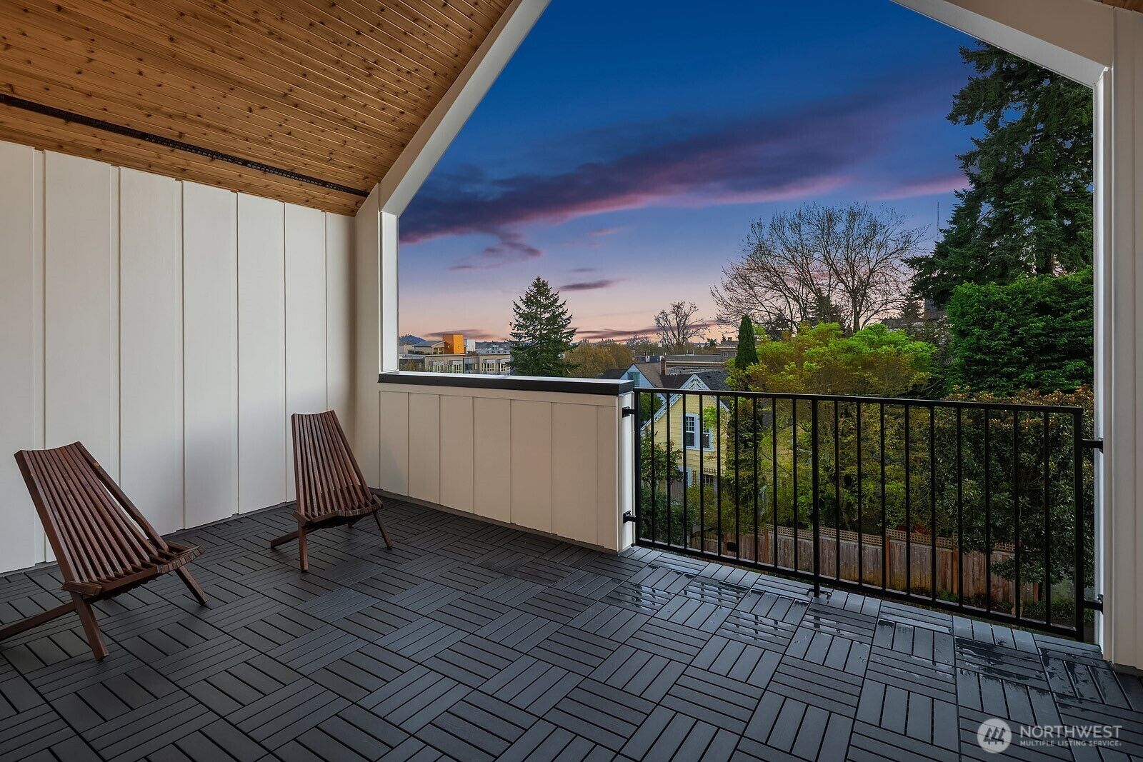 Property Photo:  1806 E Mercer Street  WA 98112 