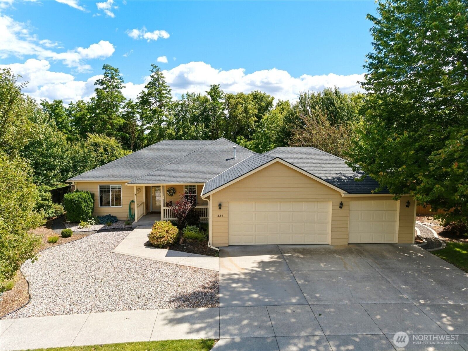 Property Photo: 224 Austin Street WA 99362