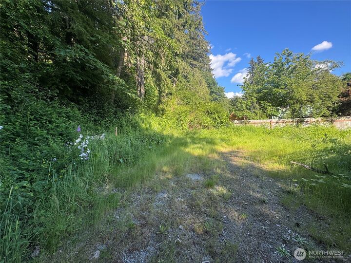 Property Photo: 22728 Upper Dorre Don Way SE WA 98038