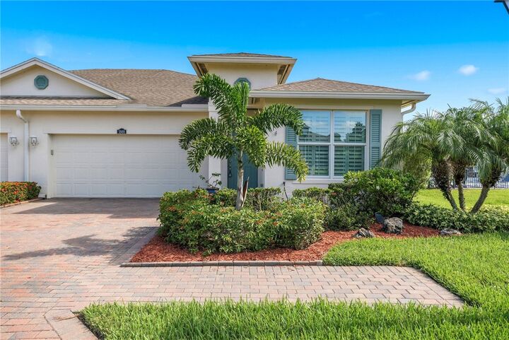Property Photo:  1868 Red Oak Terrace  FL 32966 