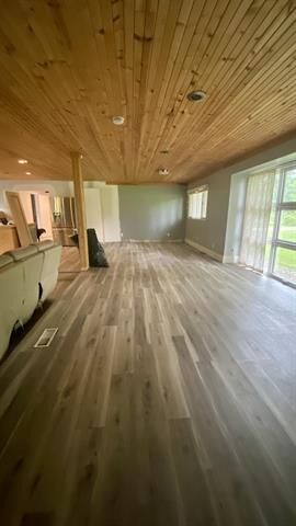 Property Photo:  641 Tracey Lane  MI 48114 
