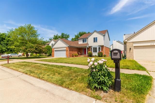Property Photo: 33738 Elmira Court MI 48150