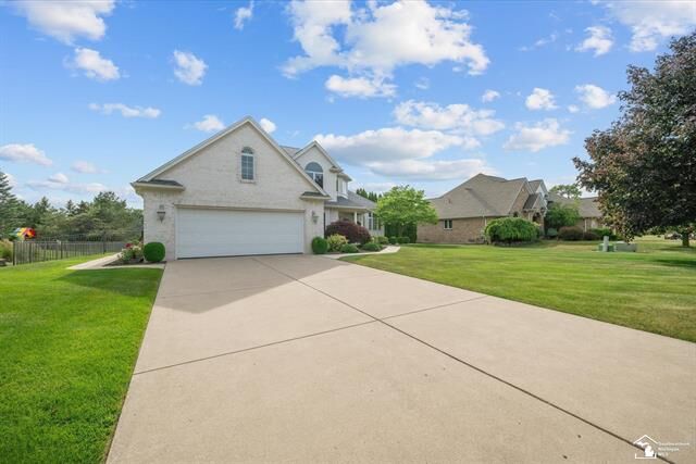 Property Photo:  862 Saint James Park Avenue  MI 48161 