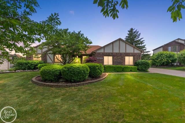 Property Photo:  3286 Sandy Pt. Drive  MI 48316 