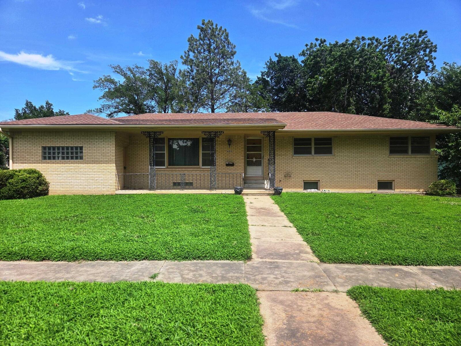 Property Photo:  620 N Duncan  KS 67114 