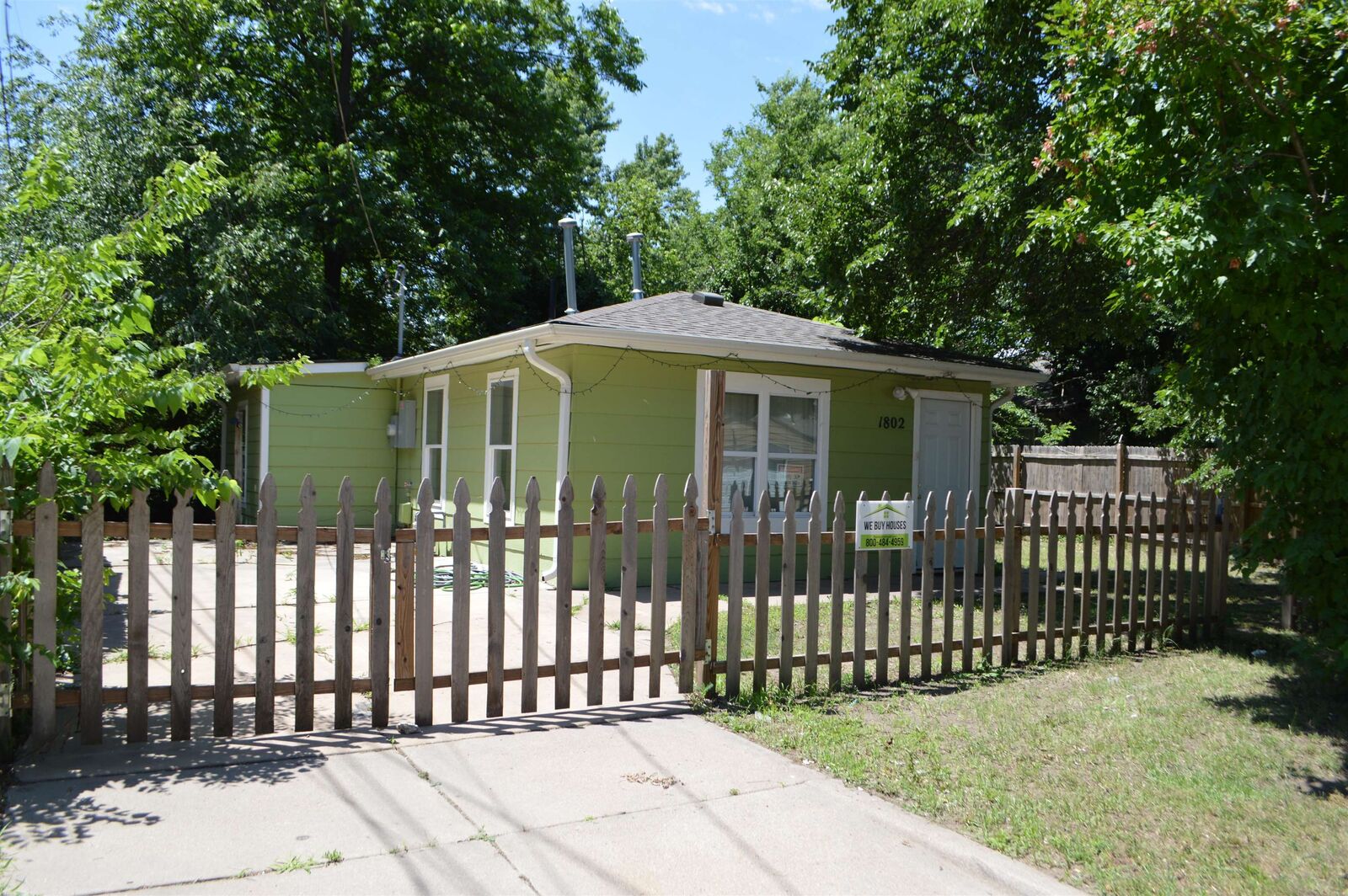 Property Photo:  1802 S Lulu  KS 67211 