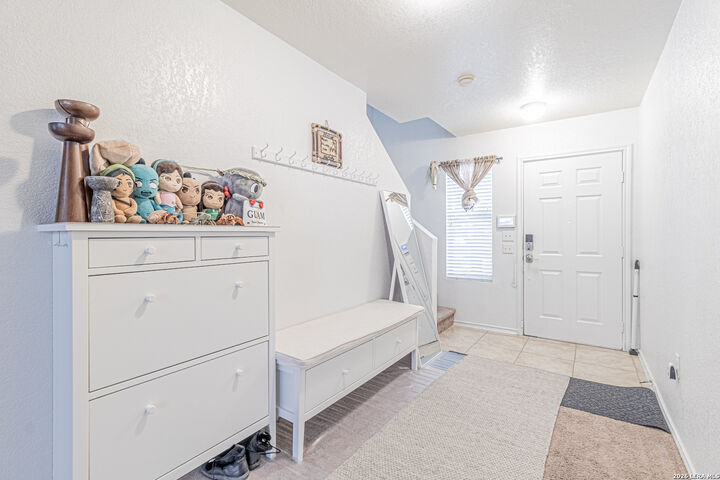 Property Photo: 7419 Monets Gdn TX 78218