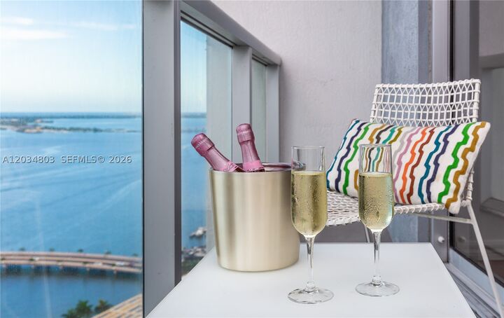 Property Photo: 485 Brickell Ave 3211 FL 33131