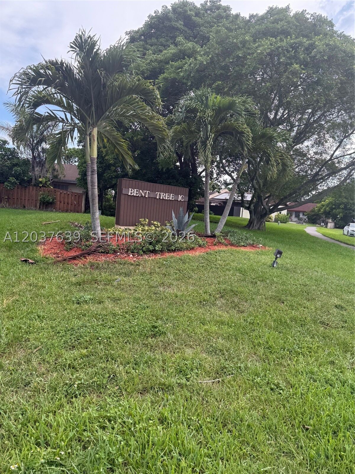 Property Photo: 14057 SW 52nd Ter 14057 FL 33175