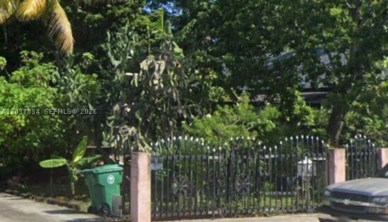 Property Photo: 821 NW 29th St FL 33127