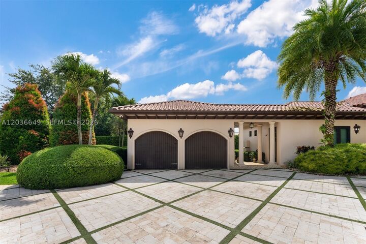 Property Photo: 10270 SW 62nd St FL 33173