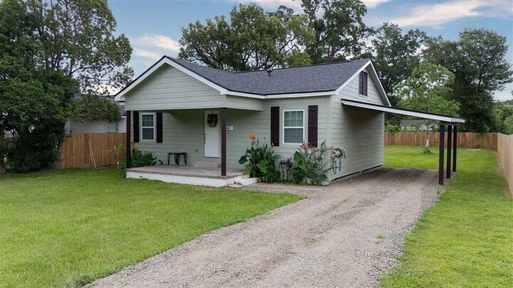 Property Photo:  3805 Center St Street  LA 70607 