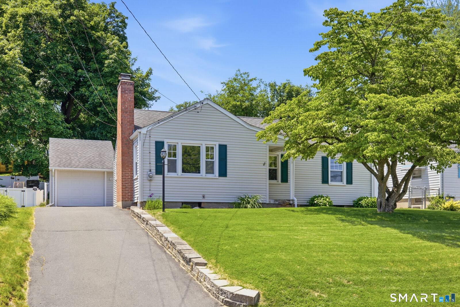 Property Photo: 39 Randal Avenue CT 06110