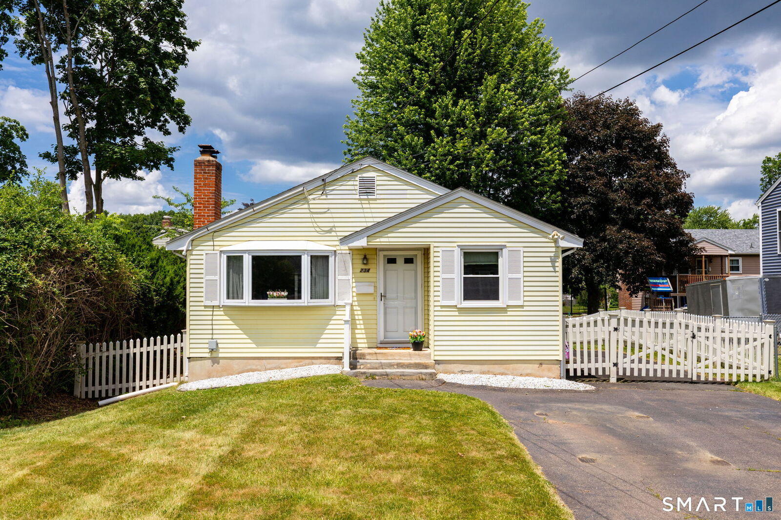 Property Photo:  234 Beacon Street  CT 06111 
