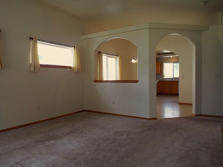Property Photo: 9318 N Oak St WA 99208