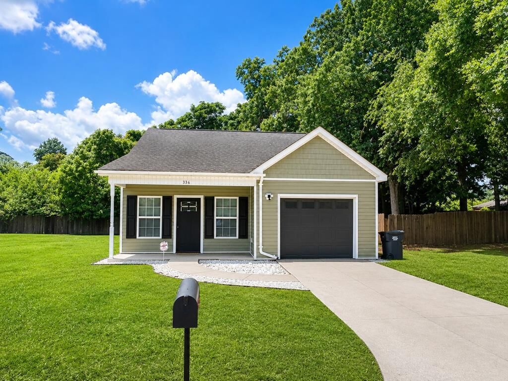 Property Photo:  336 Main  AL 36312 