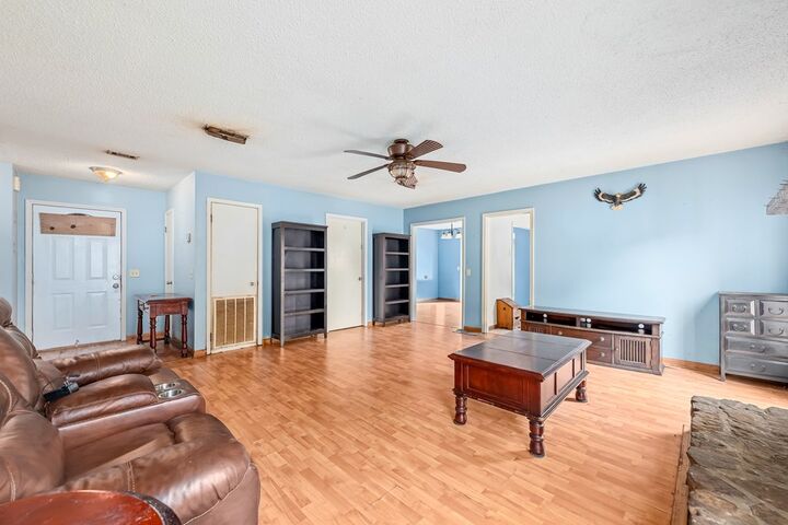 Property Photo:  106 E Pondella Dr  AL 36330 