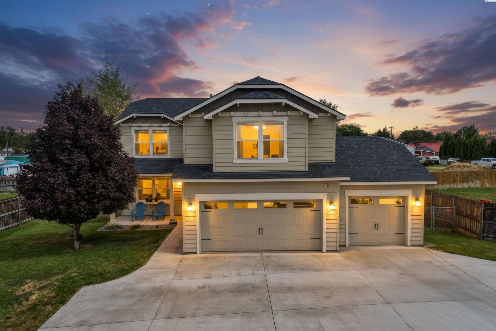 Property Photo:  2822 S Hartford  WA 99337 