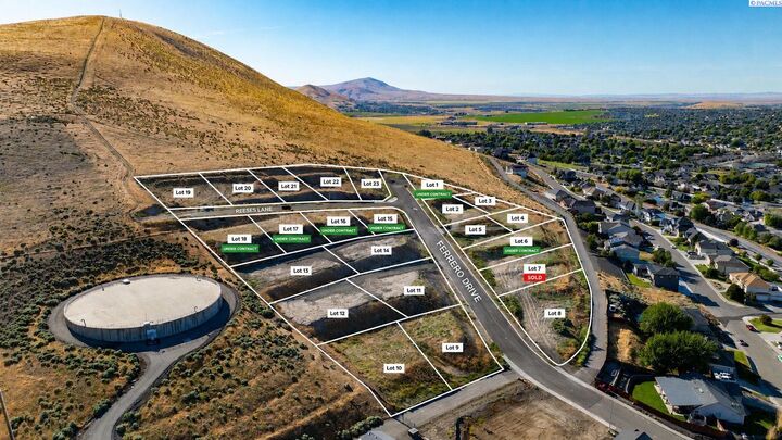 Property Photo: 4745 Ferrero Drive Lot 9 WA 99353