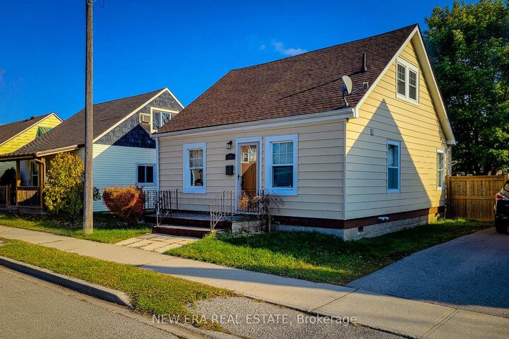 Property Photo: 54 Eighth Avenue ON N3S 1C3