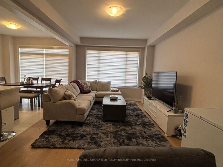 Property Photo:  32 Crossmore Crescent  ON N1S 0C7 