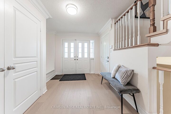 Property Photo:  489 Ravineview Way  ON L6H 6T1 