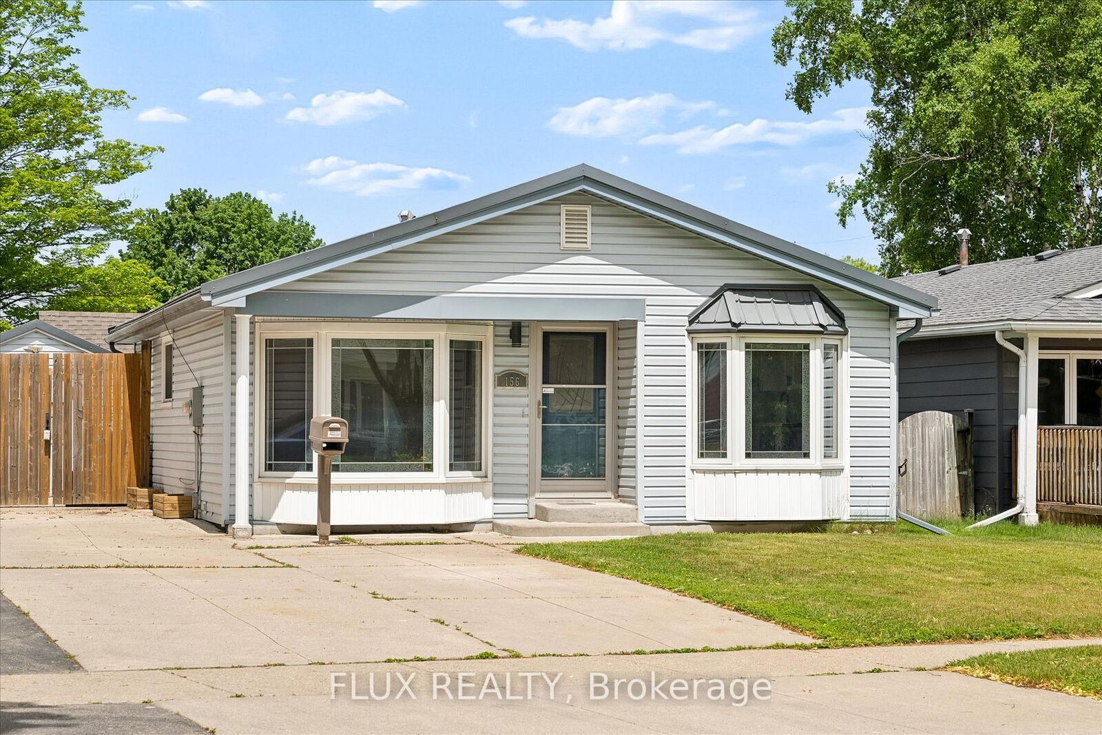 Property Photo:  156 Traynor Avenue  ON N2C 1W5 