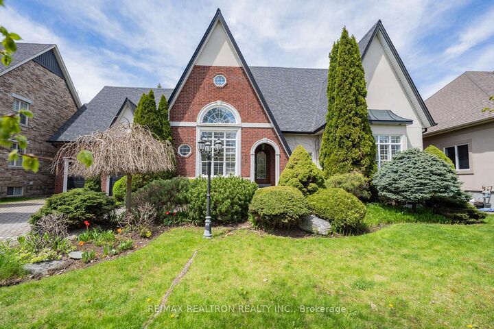 Property Photo: 4 The Fairways N/A ON L6C 1Z4