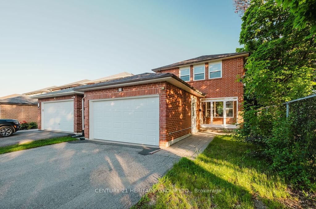 Property Photo:  49 Gray Crescent  ON L4C 5V4 