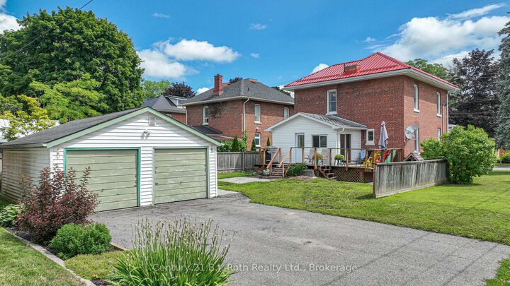 Property Photo: 33 Sussex Street S ON K9V 3E7