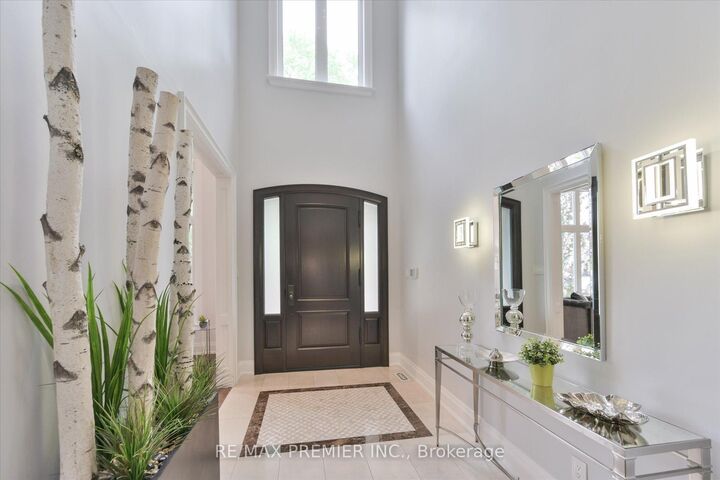 3 Cowley Avenue — photo 1
