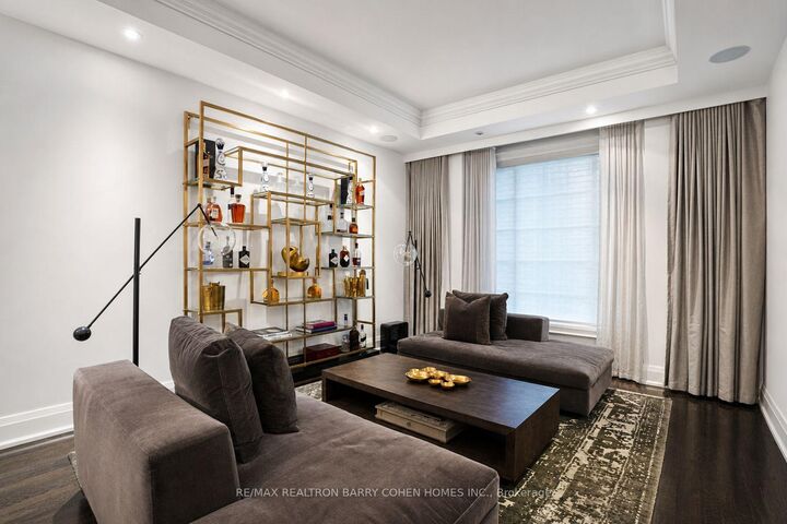 Property Photo: 117 Scollard Street ON M5R 1G4