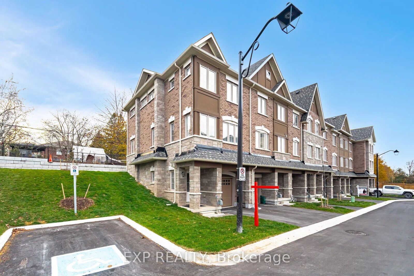 Property Photo:  68 First Street 24  ON L9W 2E4 