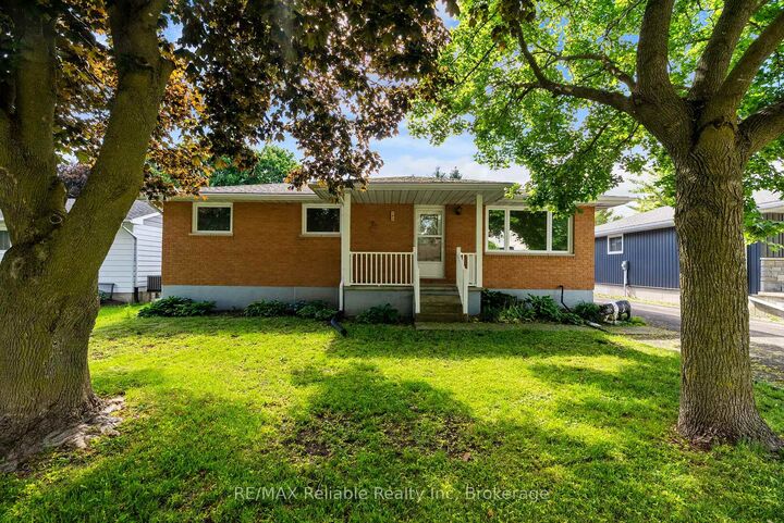 Property Photo: 182 Jarvis Street S ON N0K 1W0