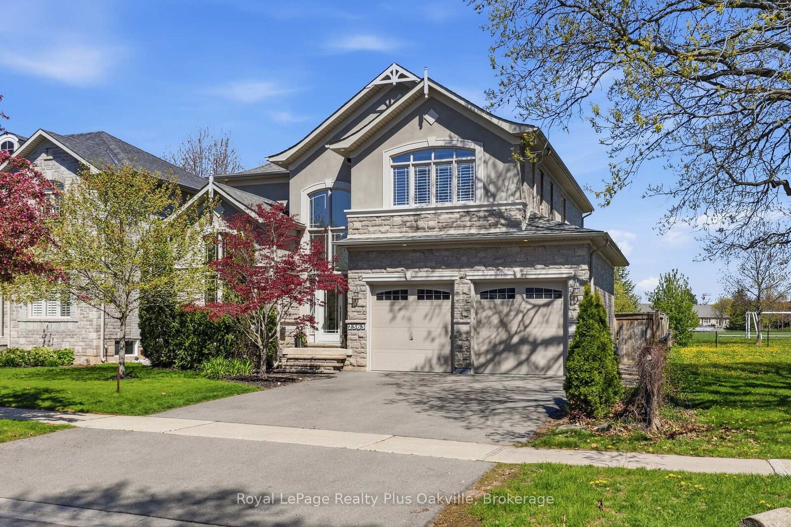 Property Photo: 2363 Yolanda Drive ON L6L 2H9