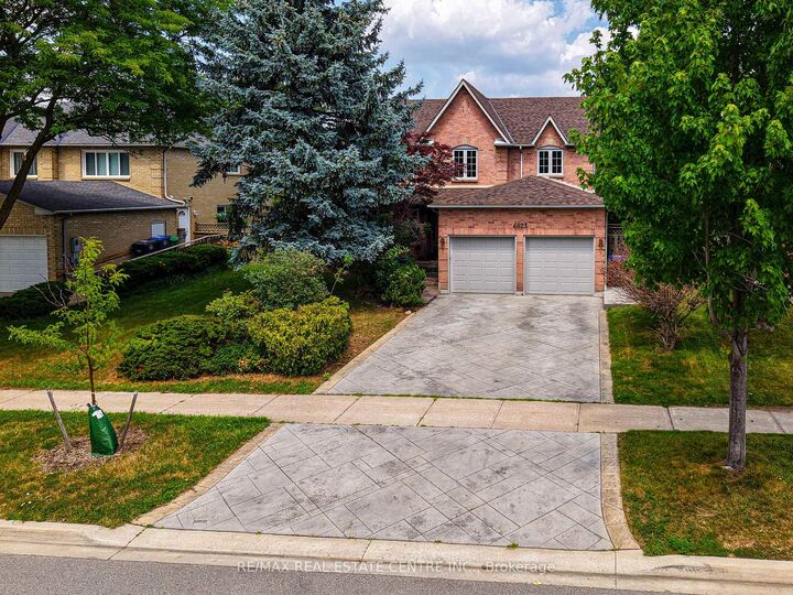 Property Photo: 4623 Hewicks Lane ON L5M 3L8