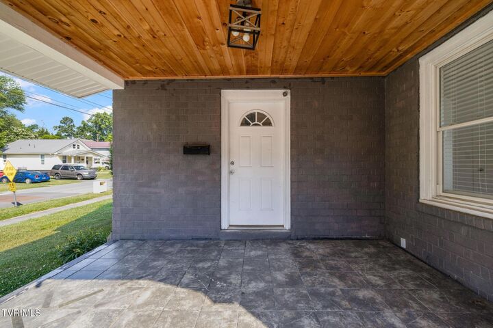 Property Photo:  912 North Boone Street  TN 37604 