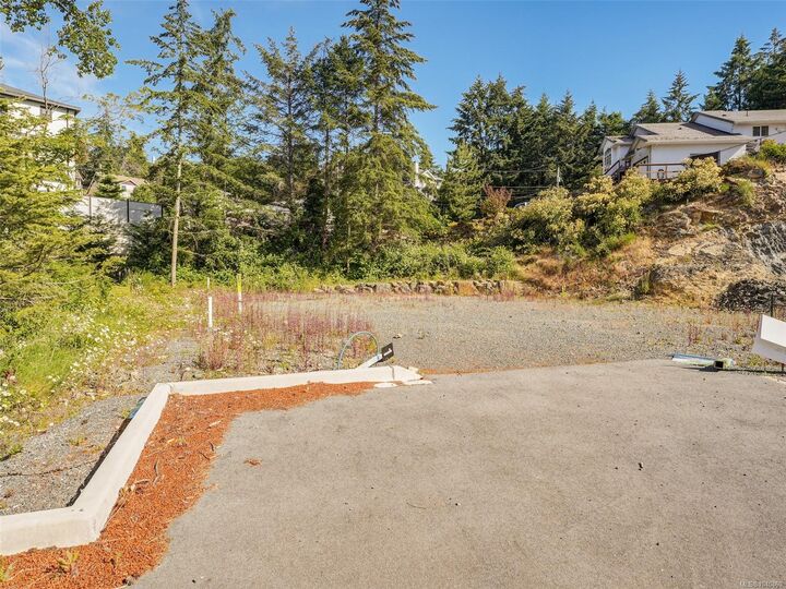 Property Photo: 2183 Yucca Pl BC V9B 6C4