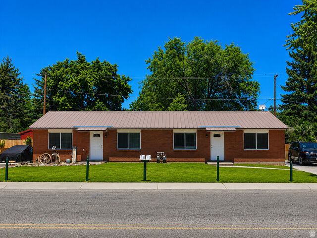 Property Photo:  372 W 400 N  UT 84078 