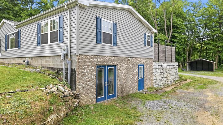 Property Photo:  3417 Hubbard-Middlesex Rd  PA 16159 