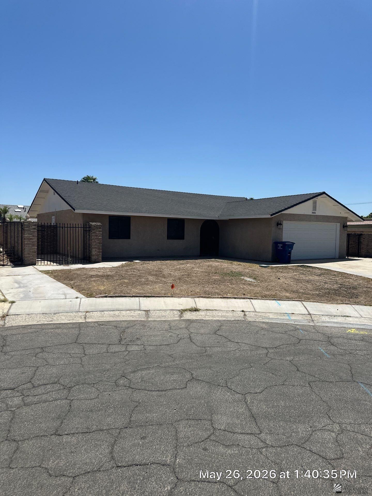 Property Photo: 1401 E Kuns Ct AZ 85365