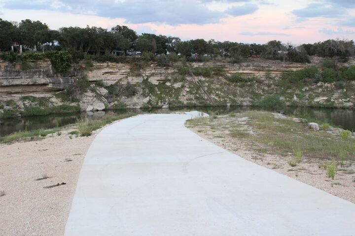 Property Photo: 53-54 Hillview Circle Circle TX 78654